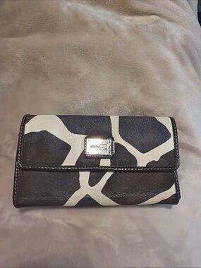 Nine & Co. Black and White Patterned Wallet with Metal Plaque